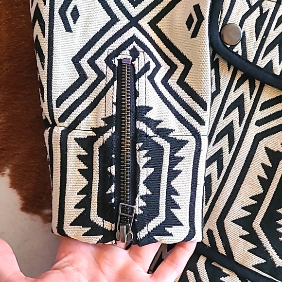 MINKPINK Geometric Pattern Zip Coat Size Small - Picture 4 of 14